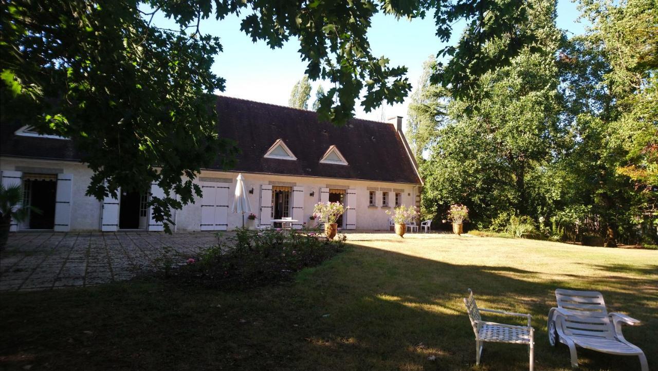 Les Allees Du Chateau Le Mazeau Bagian luar foto